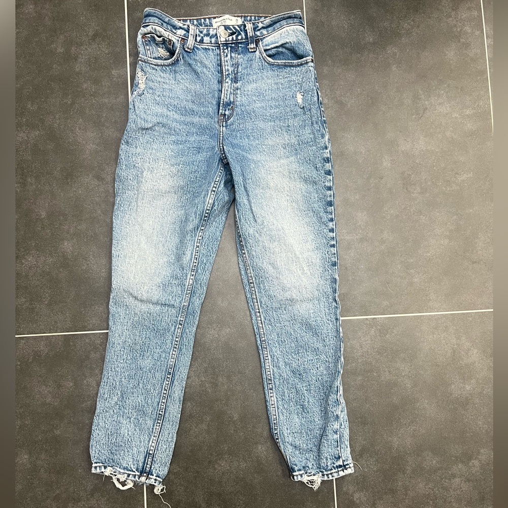 Abercrombie mom jeans